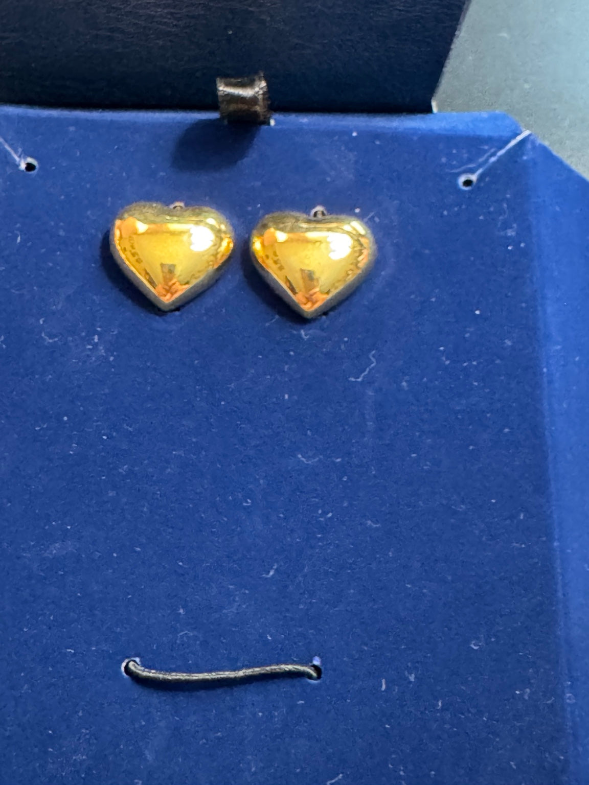 Golden Heart Jewelry Set – Necklace & Matching Earrings | Romantic Drop Pendant Design