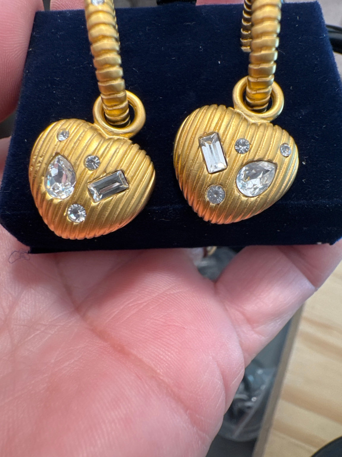 heart necklace, gold jewelry set, heart earrings, romantic jewelry, womens jewelry, gift for her, vintage style, gold pendant, dainty jewelry