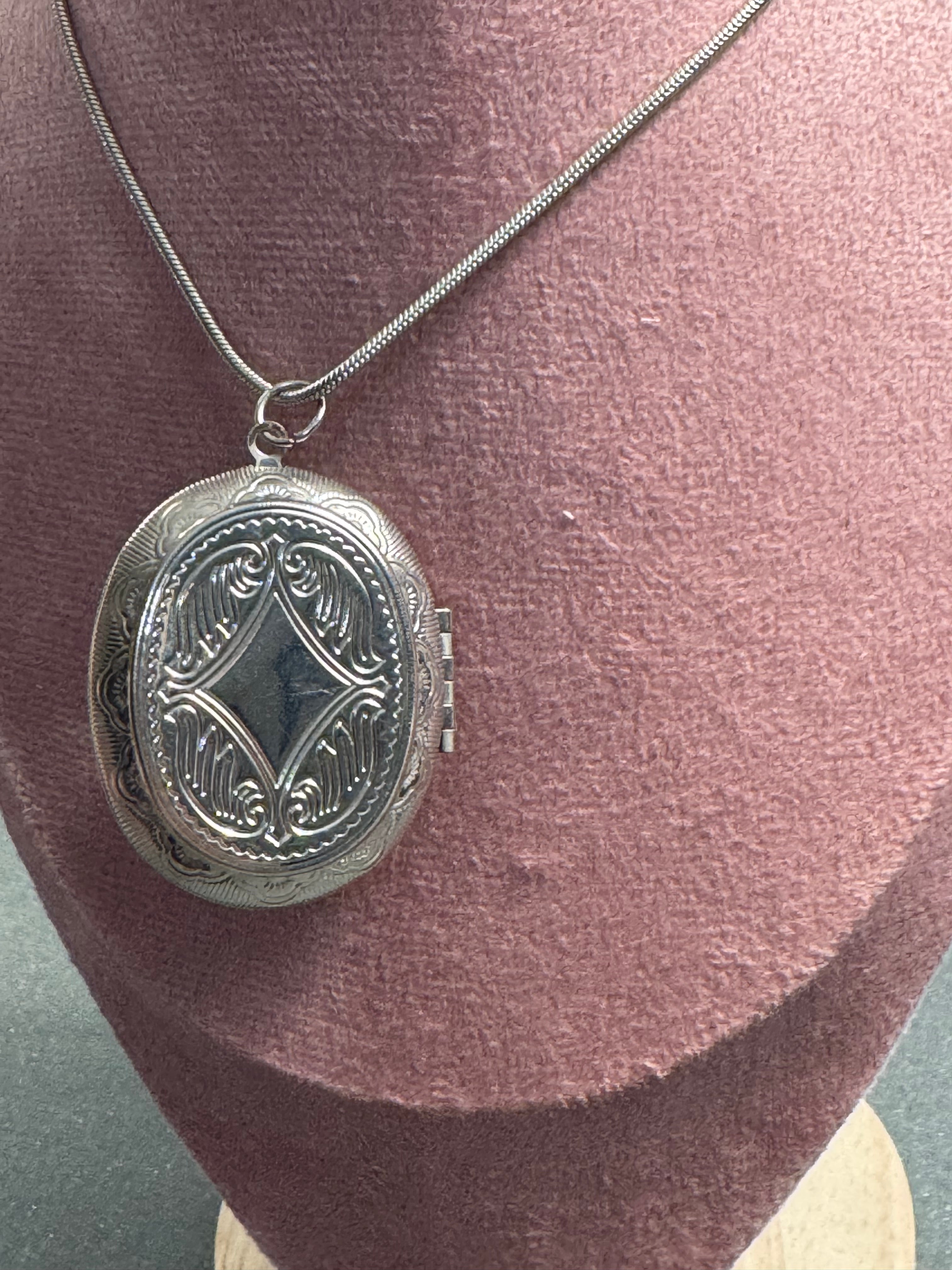 🖤 Opalite Vintage Locket Necklace