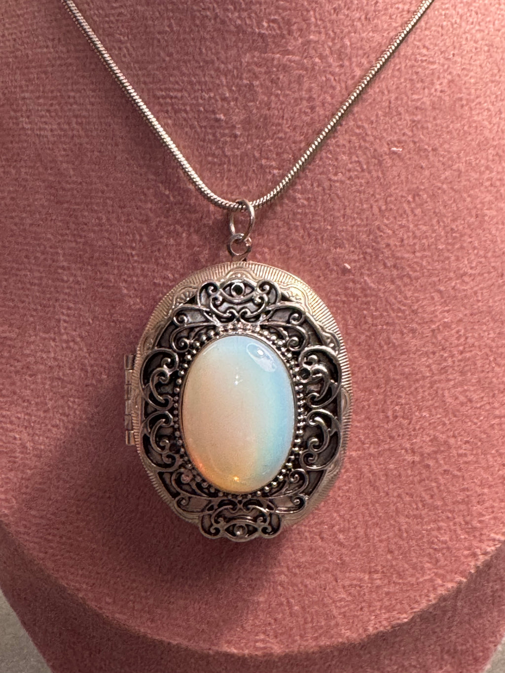 🖤 Opalite Vintage Locket Necklace