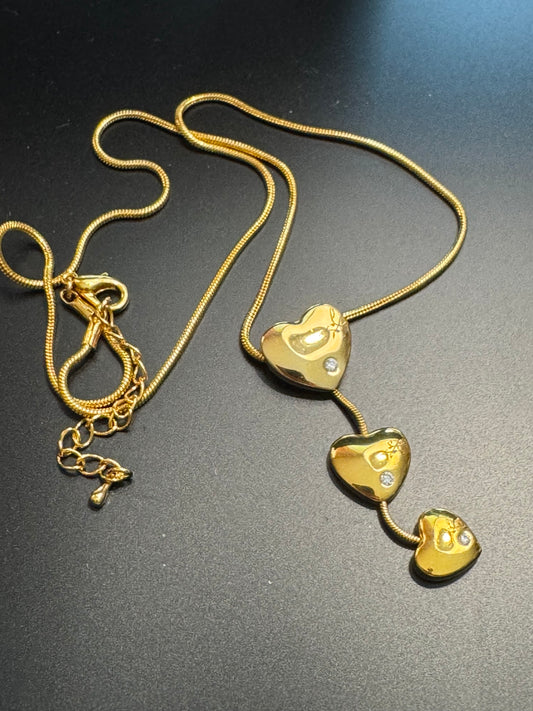 Golden Heart Jewelry Set – Necklace & Matching Earrings | Romantic Drop Pendant Design