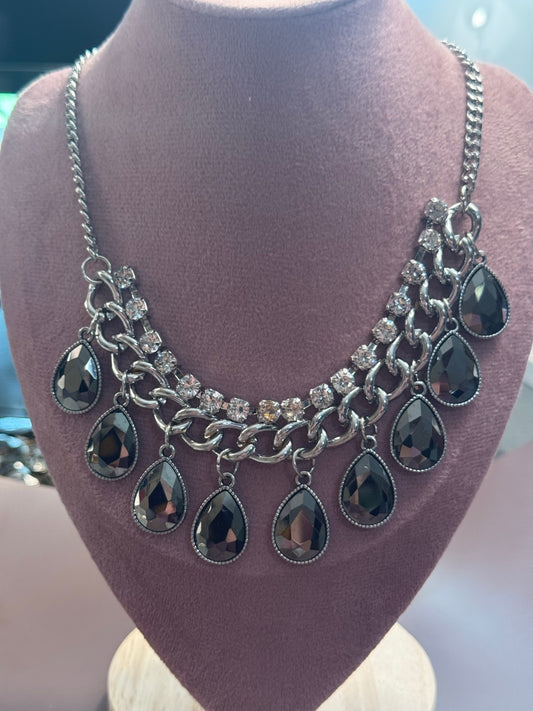 Black Teardrop Statement Necklace – Silver Chain with Rhinestone Detail – Bold Vintage Style Bib Necklace