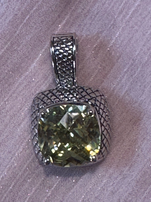 Vintage Inspired Olive Green Statement Pendant 💚