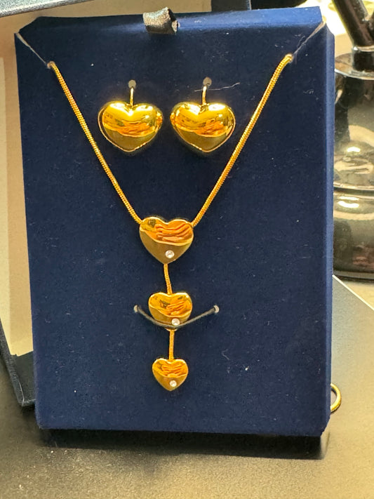 Golden Heart Jewelry Set – Necklace & Matching Earrings | Romantic Drop Pendant Design