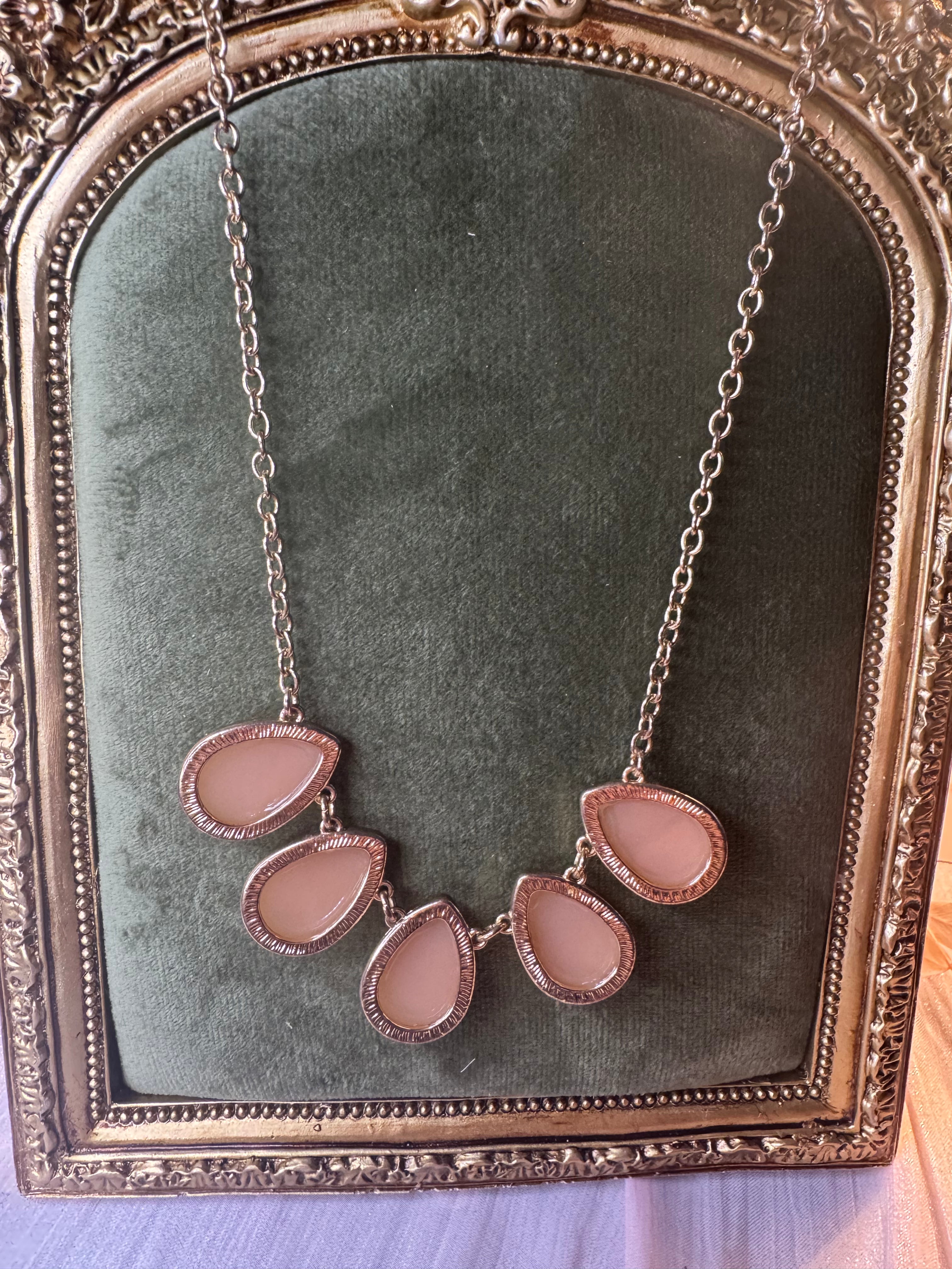 🌸 Blush Pink Teardrop Statement Necklace
